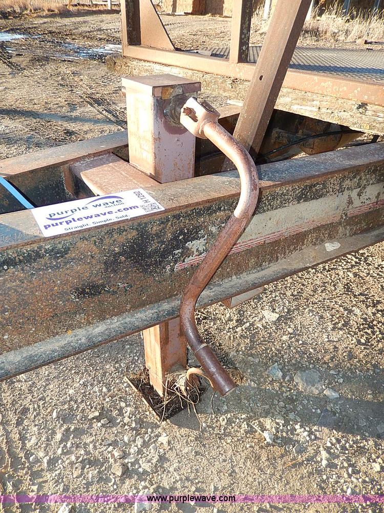 image for item H1292 1977 Jantz LP8-12 expandable combine trailer