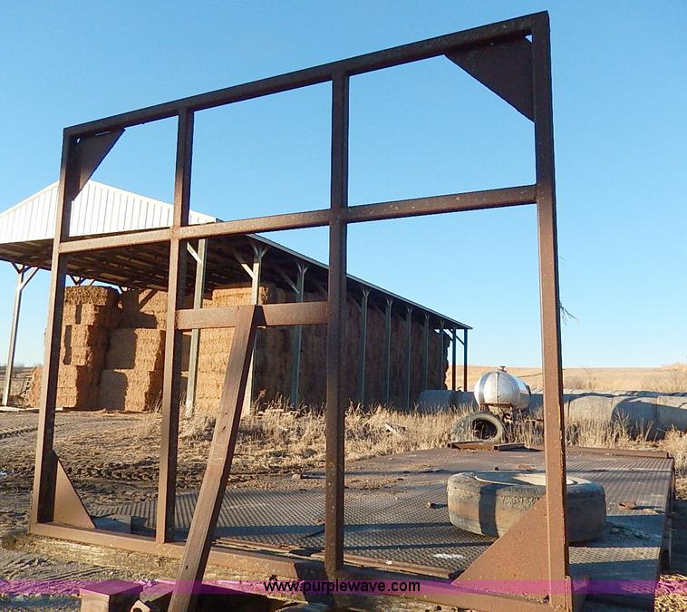 image for item H1292 1977 Jantz LP8-12 expandable combine trailer