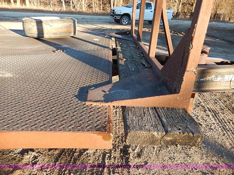 image for item H1292 1977 Jantz LP8-12 expandable combine trailer