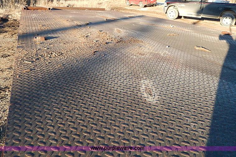 image for item H1292 1977 Jantz LP8-12 expandable combine trailer