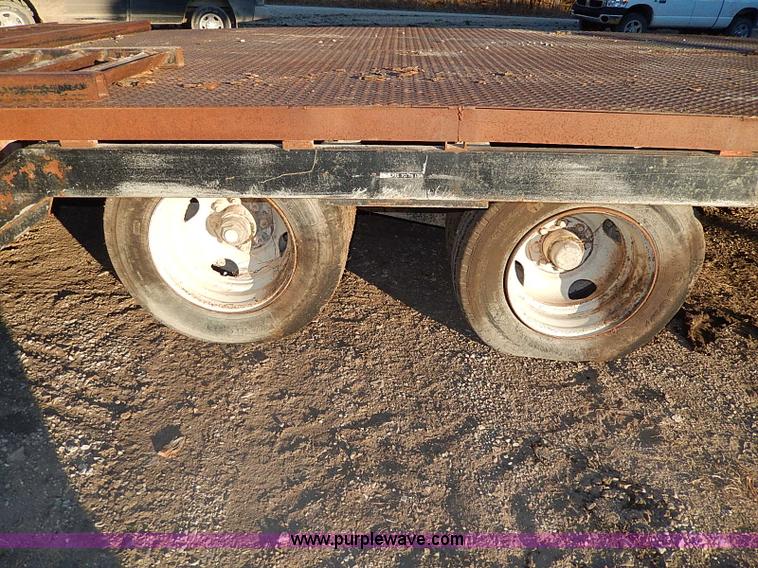 image for item H1292 1977 Jantz LP8-12 expandable combine trailer