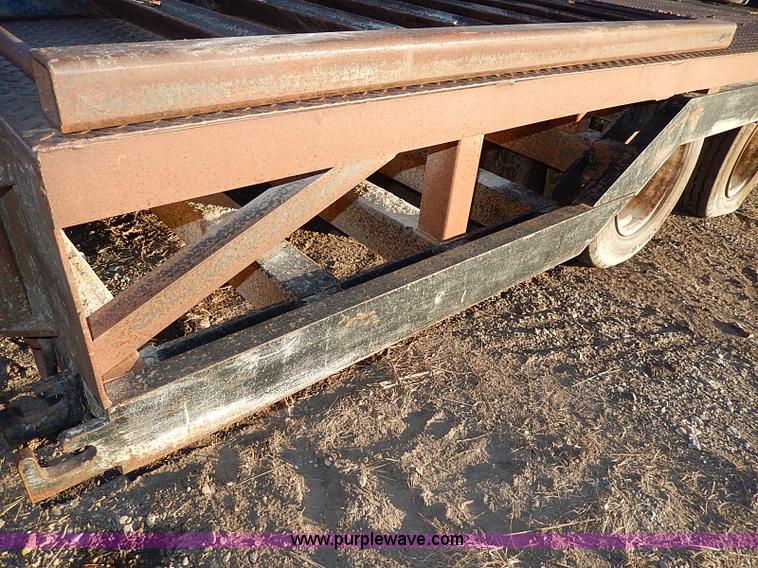 image for item H1292 1977 Jantz LP8-12 expandable combine trailer