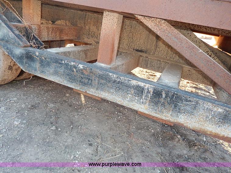 image for item H1292 1977 Jantz LP8-12 expandable combine trailer