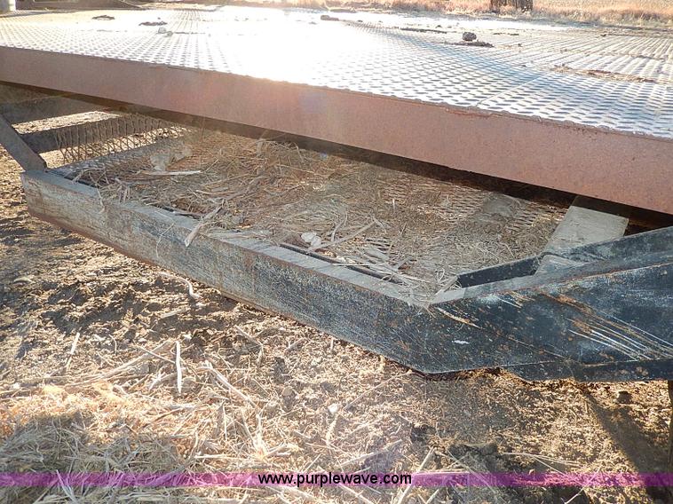 image for item H1292 1977 Jantz LP8-12 expandable combine trailer