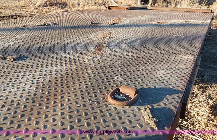 image for item H1292 1977 Jantz LP8-12 expandable combine trailer