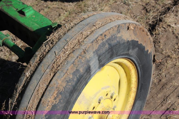 image for item H1300 1961 John Deere 1010 tractor with loader