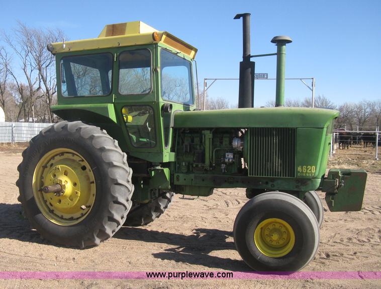 image for item I5712 John Deere 4620 tractor