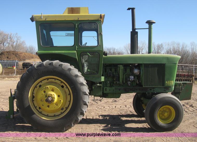 image for item I5712 John Deere 4620 tractor