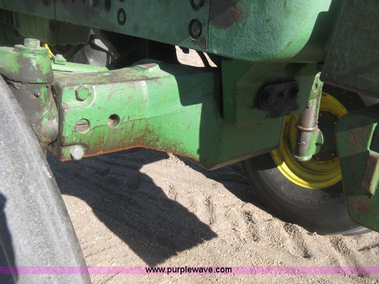 image for item I5712 John Deere 4620 tractor