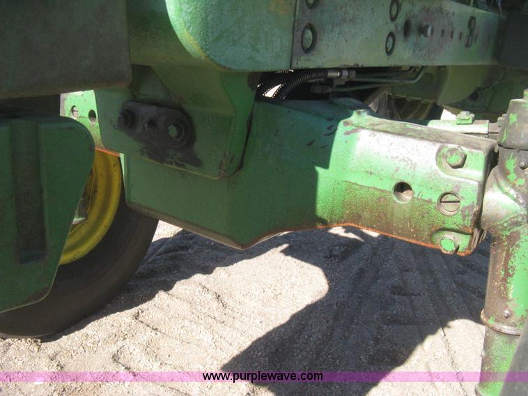 image for item I5712 John Deere 4620 tractor