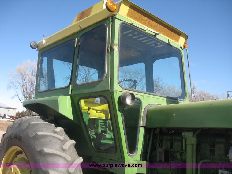 image for item I5712 John Deere 4620 tractor