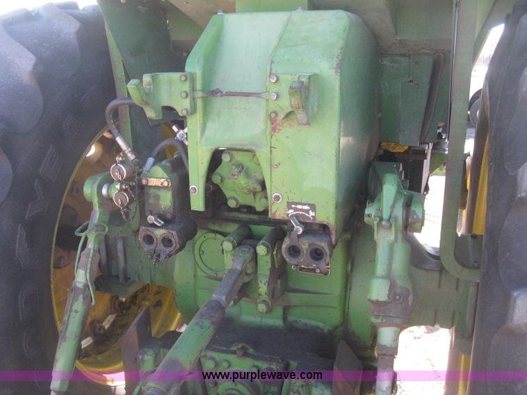 image for item I5712 John Deere 4620 tractor