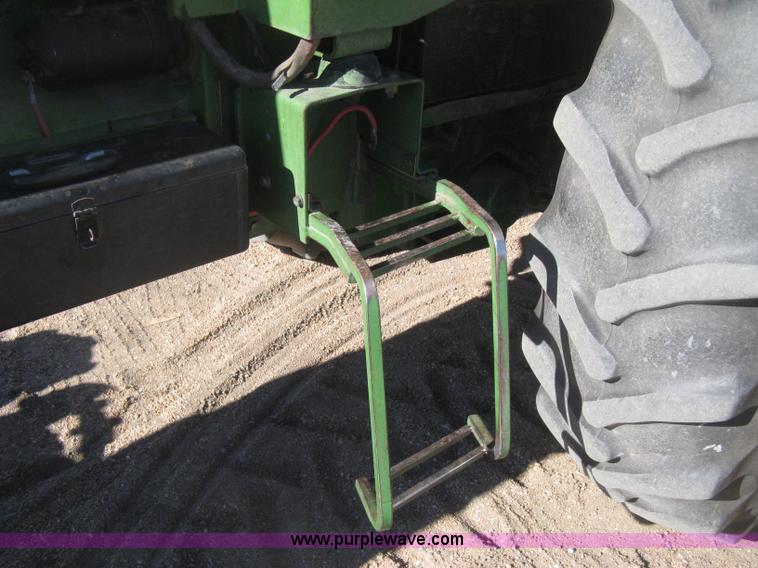 image for item I5712 John Deere 4620 tractor