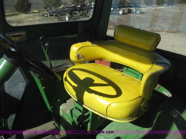 image for item I5712 John Deere 4620 tractor