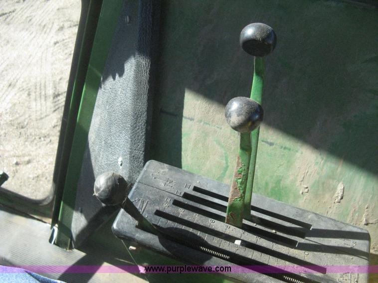 image for item I5712 John Deere 4620 tractor