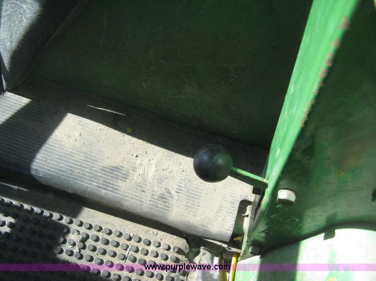 image for item I5712 John Deere 4620 tractor