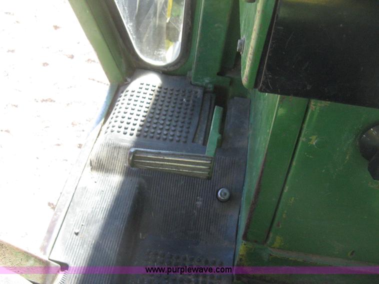 image for item I5712 John Deere 4620 tractor