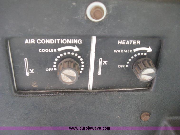 image for item I5712 John Deere 4620 tractor