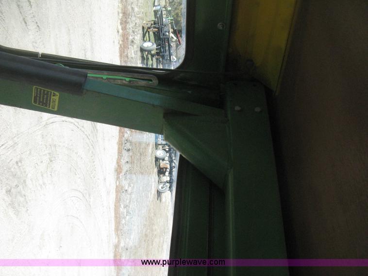 image for item I5712 John Deere 4620 tractor