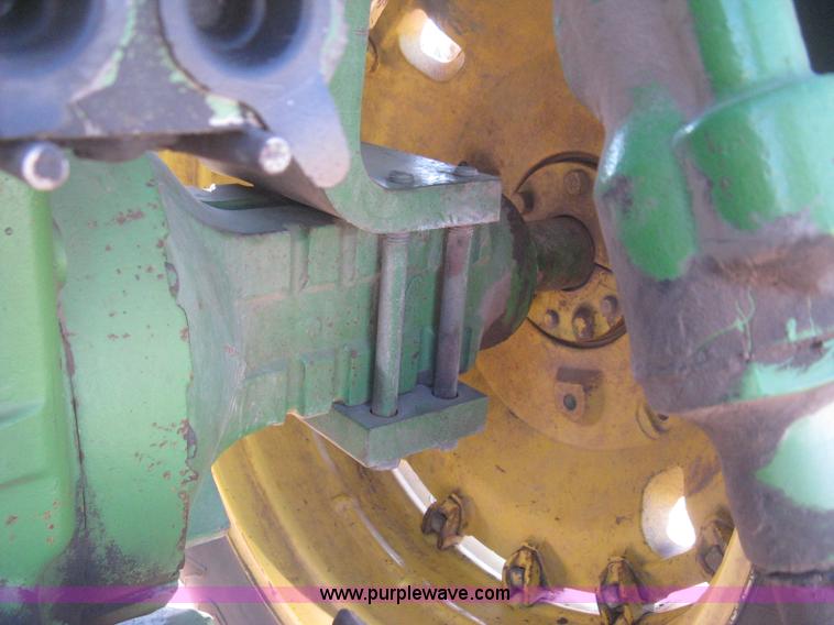 image for item I5712 John Deere 4620 tractor