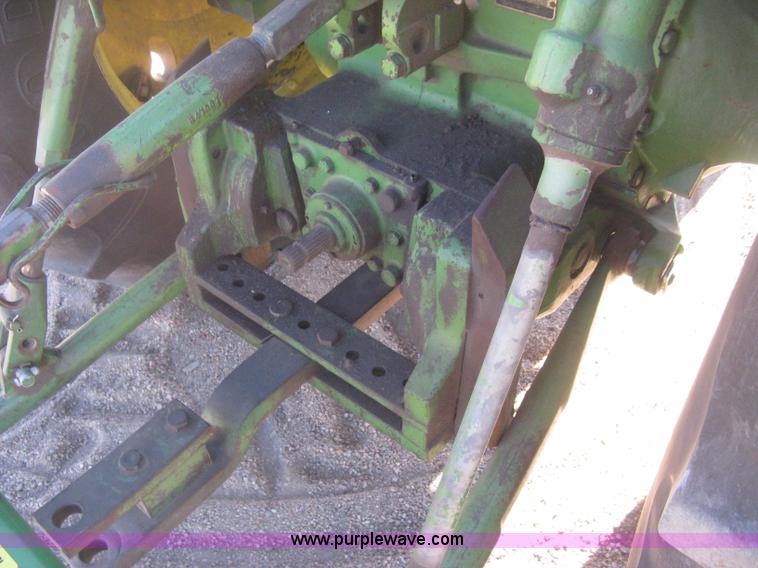 image for item I5712 John Deere 4620 tractor