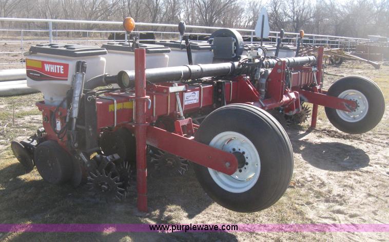 image for item I5713 2004 AGCO White 8706 planter