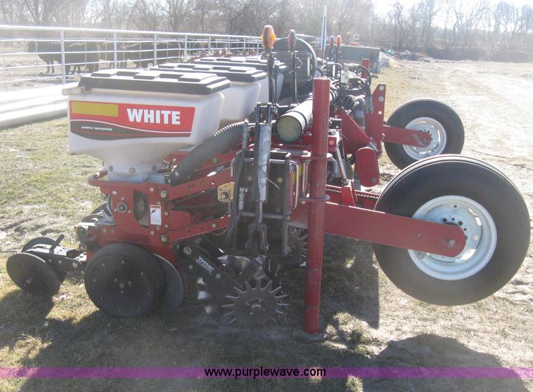 image for item I5713 2004 AGCO White 8706 planter