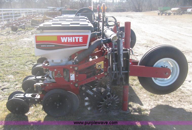 image for item I5713 2004 AGCO White 8706 planter
