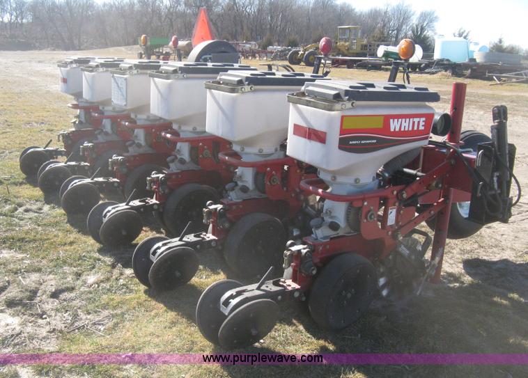 image for item I5713 2004 AGCO White 8706 planter