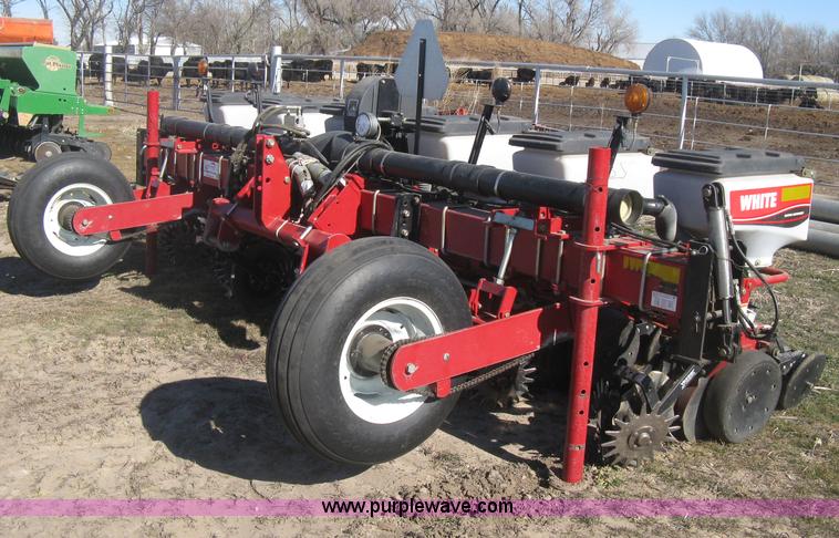 image for item I5713 2004 AGCO White 8706 planter