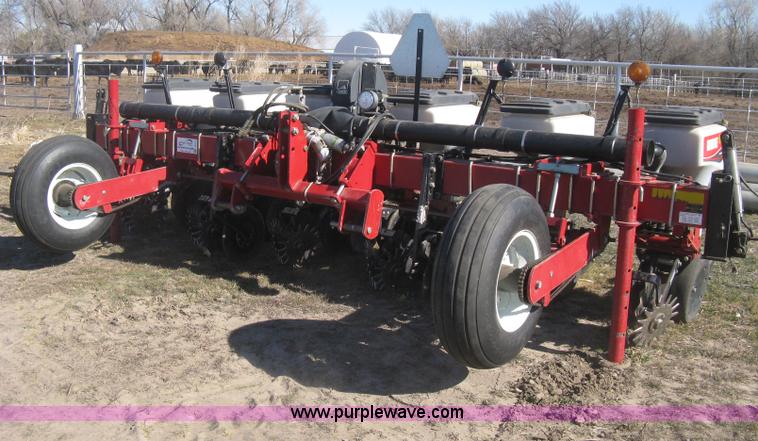 image for item I5713 2004 AGCO White 8706 planter