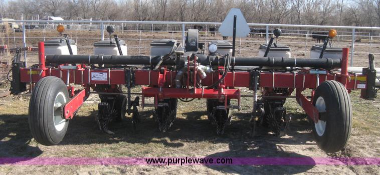 image for item I5713 2004 AGCO White 8706 planter