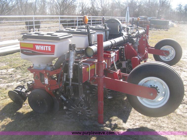 image for item I5713 2004 AGCO White 8706 planter