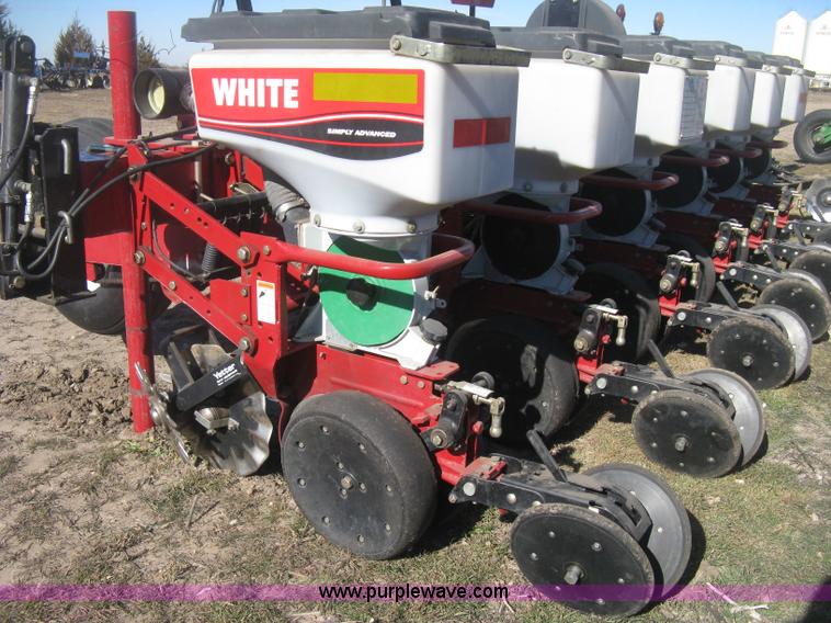 image for item I5713 2004 AGCO White 8706 planter