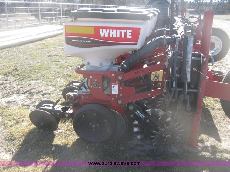 image for item I5713 2004 AGCO White 8706 planter
