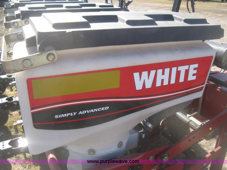 image for item I5713 2004 AGCO White 8706 planter