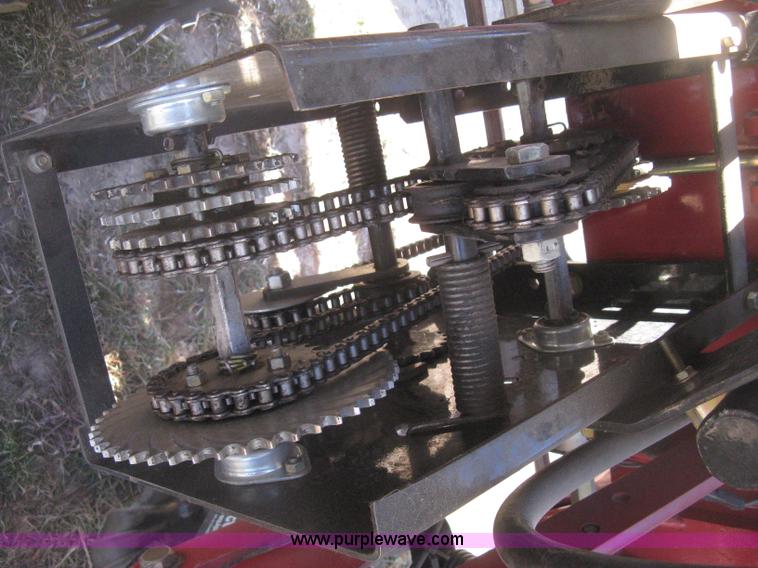 image for item I5713 2004 AGCO White 8706 planter