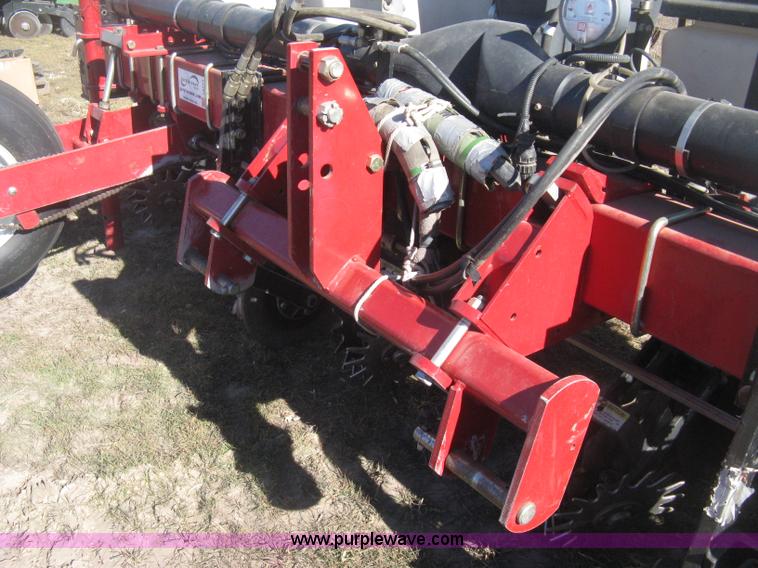 image for item I5713 2004 AGCO White 8706 planter