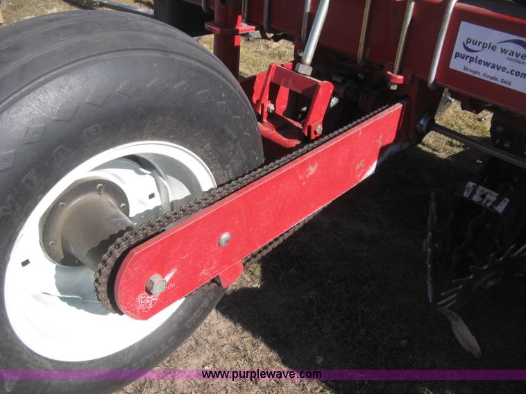 image for item I5713 2004 AGCO White 8706 planter