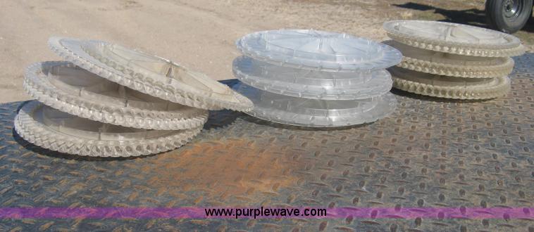 image for item I5713 2004 AGCO White 8706 planter