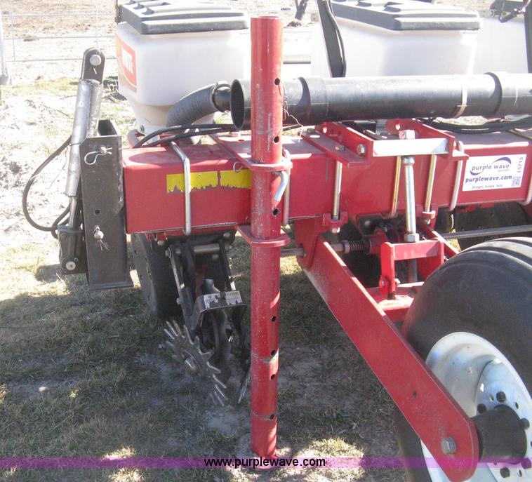 image for item I5713 2004 AGCO White 8706 planter