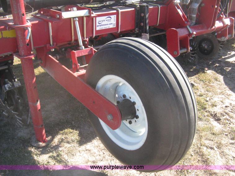 image for item I5713 2004 AGCO White 8706 planter