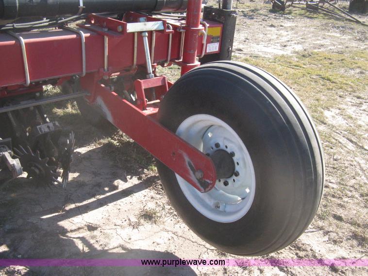 image for item I5713 2004 AGCO White 8706 planter