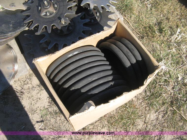 image for item I5713 2004 AGCO White 8706 planter