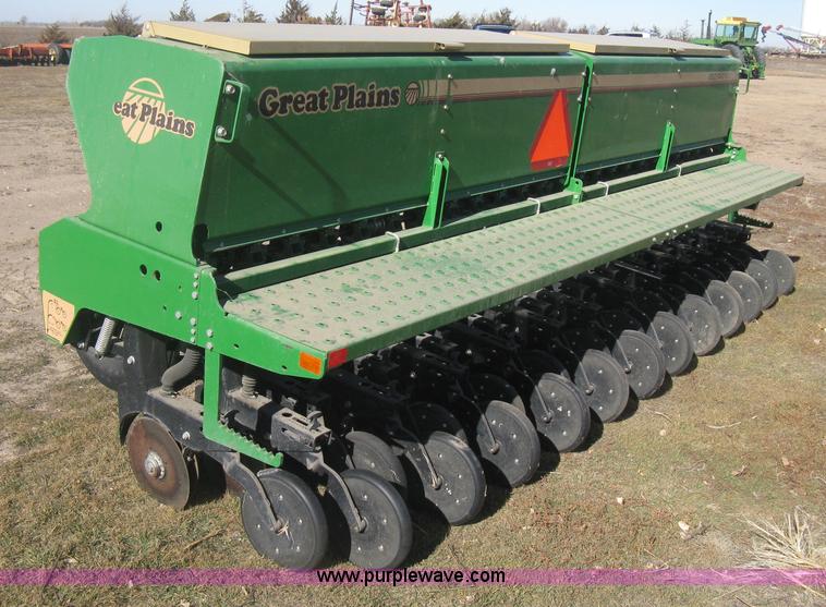image for item I5714 1997 Great Plains Solid Stand 1510 grain drill