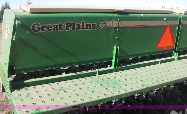 image for item I5714 1997 Great Plains Solid Stand 1510 grain drill