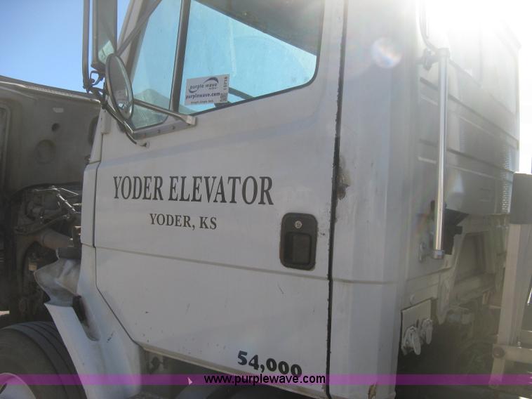 image for item I5718 1999 Freightliner FL112 feed delivery truck