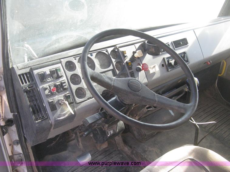 image for item I5718 1999 Freightliner FL112 feed delivery truck