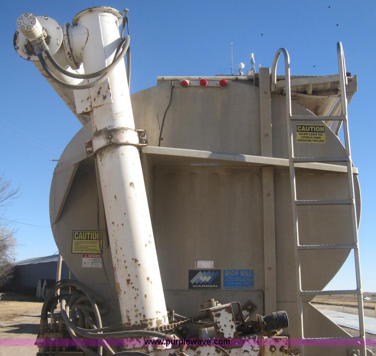 image for item I5718 1999 Freightliner FL112 feed delivery truck