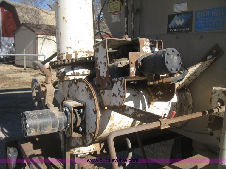 image for item I5718 1999 Freightliner FL112 feed delivery truck